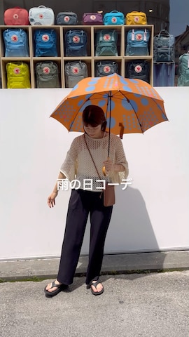 「アイテム（長傘、ブラウン系）」を使った、ayaさん（レディース・159cm）の夏コーディネート