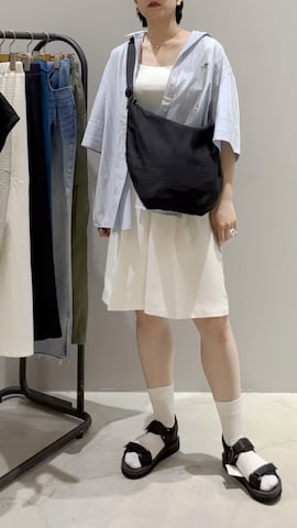 「LEPSIM（レプシィム）のアイテム（イヤリング）」を使った、エムアイさん（レディース・162cm）の夏コーディネート