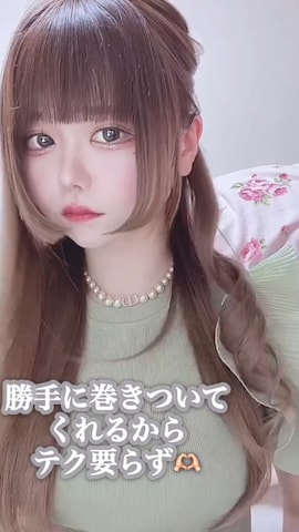 「アイテム（ヘアブラシ）」を使った、rinatarosdayoさん（レディース・159cm）の春コーディネート