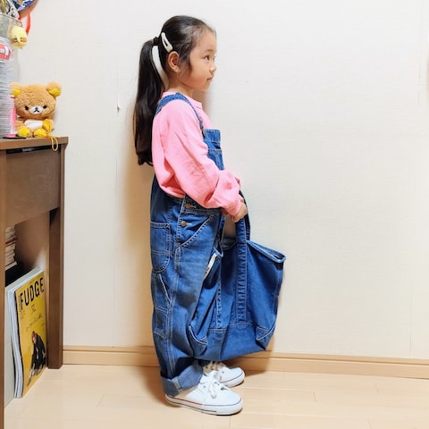 「白スニーカー」｜Yuka  さん（キッズ・100cm）の秋コーディネート