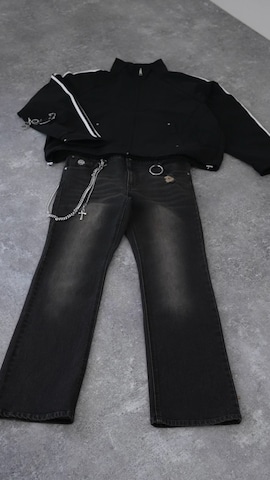 ADRERのバングル/リストバンドを使った犬飼京 inukai keiさんのファッション動画