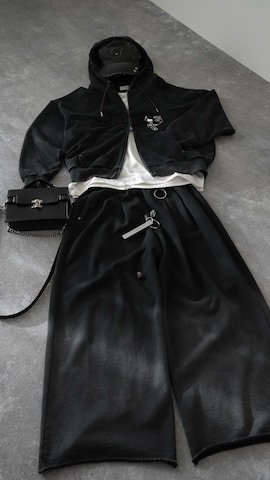 ADRERのトップスを使った犬飼京 inukai keiさんのファッション動画