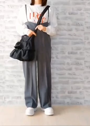 しまむらのショルダーバッグを使ったrinrisoraさんのファッション動画