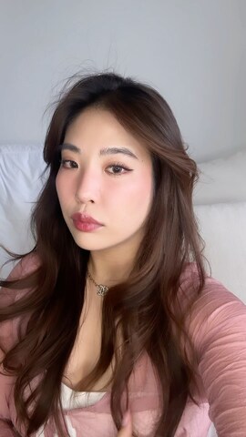 NARSのチークを使ったRena Saitoさんのファッション動画