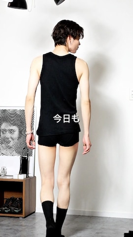 CELINEのスラックスを使ったTsuguya/KwonSayaさんのファッション動画