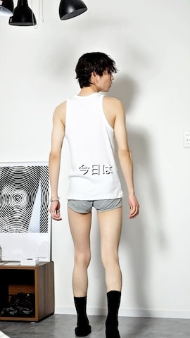 Dr. Martensのアイテムを使ったTsuguya/KwonSayaさんのファッション動画