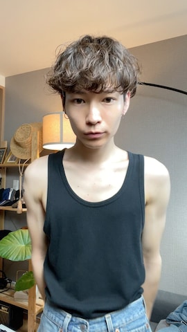 PHILIPPE AUDIBERTのブレスレットを使ったTsuguya/KwonSayaさんのファッション動画