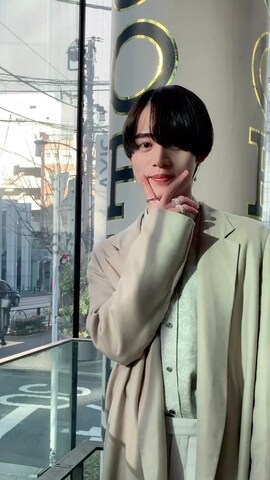 「アイテム（ノーカラーコート）」を使った、翔貴さん（メンズ・174cm）の春コーディネート
