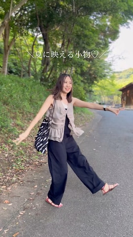 「アイテム（キーケース/キーアクセサリー）」を使った、あみぃさん（レディース・161cm）の夏コーディネート