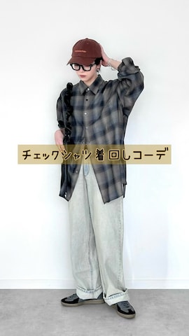 「アイテム（スリッポン）」を使った、OKIRIさん（レディース・161cm）の秋コーディネート