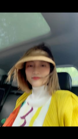 PLEATS PLEASEのパンツを使ったyoyoさんのファッション動画