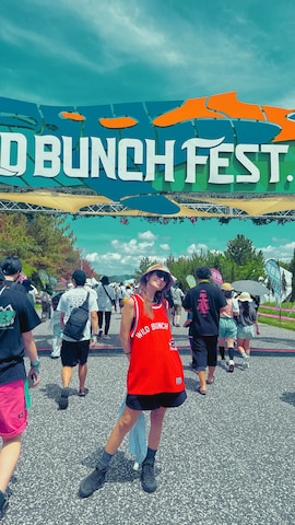 TODAYFULのスニーカーを使ったスザンヌさんのファッション動画