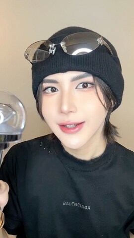 「アイテム（フェイスパウダー）」を使った、GYUTAEさん（レディース・183cm）の夏コーディネート
