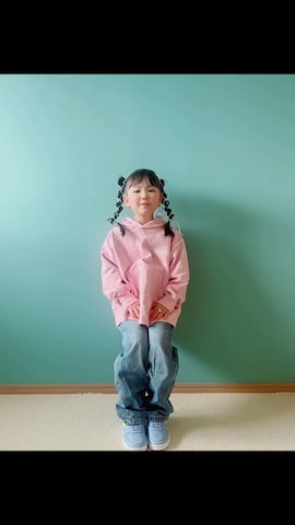 「アイテム（デニムスカート）」を使った、Hanさん（キッズ・110cm）の冬コーディネート