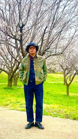 「アイテム（ミリタリージャケット）」を使った、sunriseseaさん（メンズ・172cm・50代）の春コーディネート