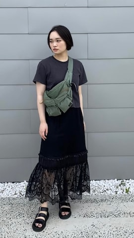 ボディバッグ/ウエストポーチを使ったタカラさんのファッション動画