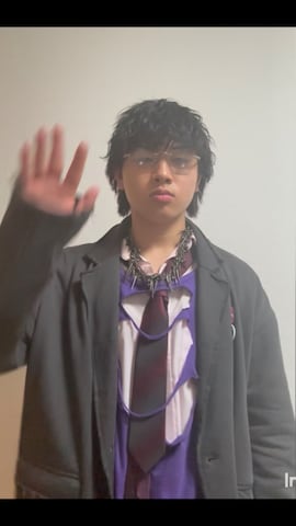 「アイテム（バッジ）」を使った、大悟です、どうもさん（メンズ・163cm）の春コーディネート