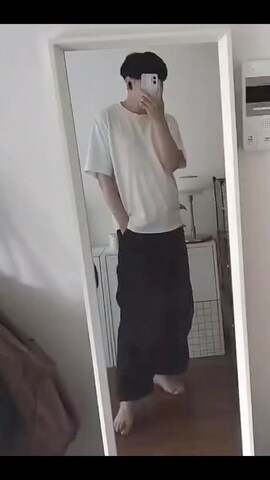 「部屋撮り」｜ゅ ぅ  さん（メンズ・180cm）の秋コーディネート