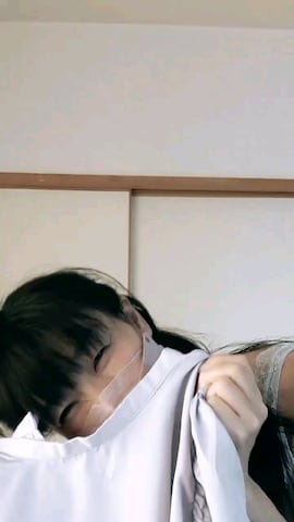 Burnerのバッグを使ったこうめさんのファッション動画