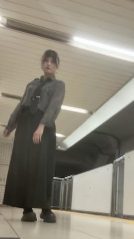 ヘアピンを使ったまみたんさんのファッション動画