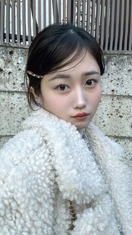 UGGのジャケット/アウターを使った増澤 璃凜子さんのファッション動画