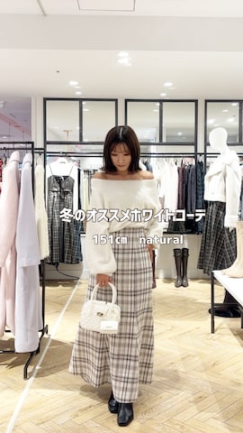 「アイテム（チェスターコート、ホワイト系）」を使った、kaho さん（レディース・151cm）の秋コーディネート