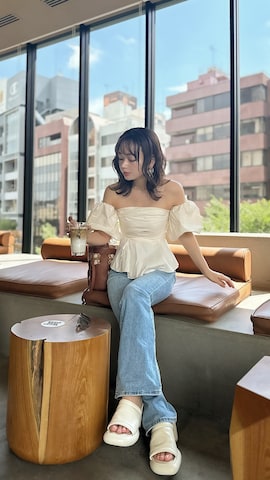 ACCOMMODEのアイテムを使った三村有希さんのファッション動画