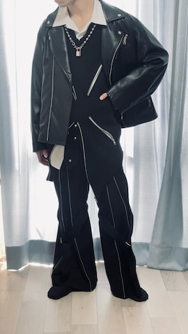 「アイテム（バッジ）」を使った、よっしーさん（メンズ・170cm）の冬コーディネート