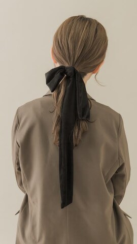 「アイテム（ヘアゴム、グリーン系）」を使った、anzuさん（レディース・158cm）の秋コーディネート