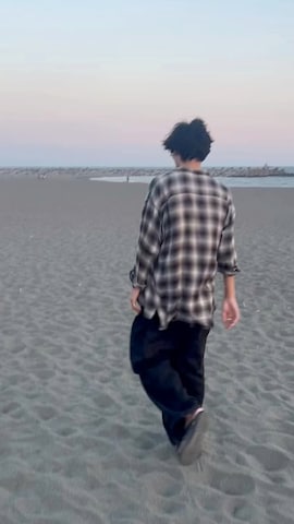 COMOLIのその他パンツを使った平莉川己夢(コム)さんのファッション動画-夏のデートコーデ "ポイントも解説"