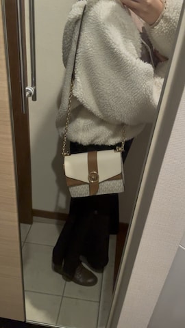 ADOLESCENCE のブルゾンを使った彩さんのファッション動画