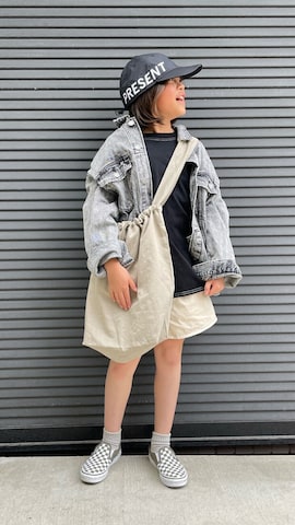「アイテム（デニムジャケット）」を使った、 Rey さん（キッズ・134cm）の春コーディネート