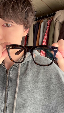 INSCRIREのアイテムを使ったレンタロウさんのファッション動画