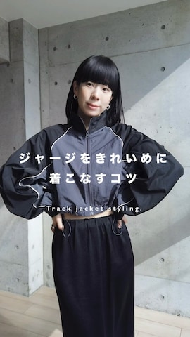 「アイテム（その他シューズ）」を使った、RIKAさん（レディース・168cm）の春コーディネート