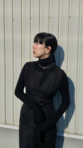 「アイテム（アイシャドウ）」を使った、RIKAさん（レディース・168cm）の秋コーディネート