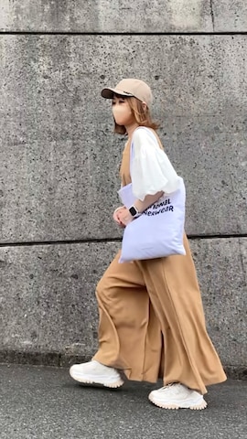 「アイテム（マスク）」を使った、高野軍曹さん（レディース・158cm）の春コーディネート