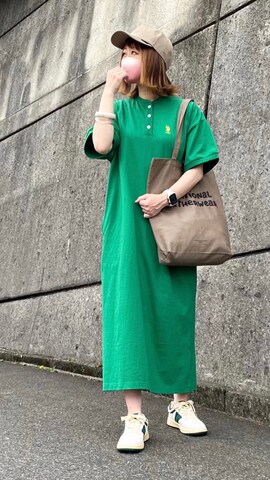 「アイテム（マスク）」を使った、高野軍曹さん（レディース・158cm）の春コーディネート