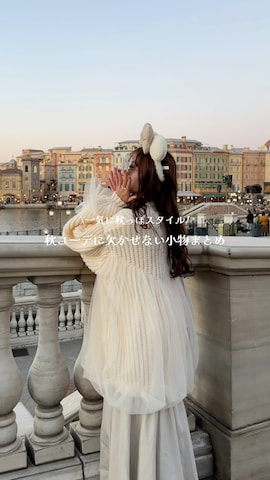 Samantha Thavasaのボストンバッグを使ったm a p oさんのファッション動画-一気に秋っぽ🍁秋コーデに欠かせない小物まとめ