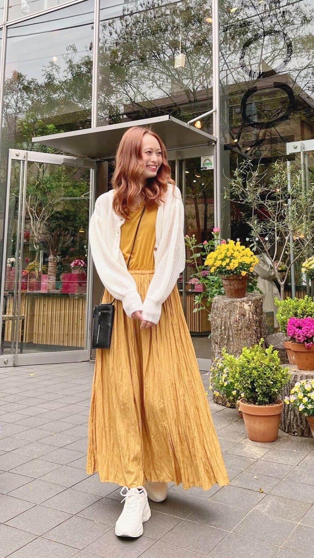 CASA】ECOバッグ付きモバイルウォレットを使った人気ファッション 