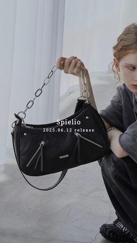 バッグを使ったAranさんのファッション動画