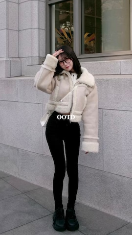 SNIDELのトップスを使ったSashaさんのファッション動画