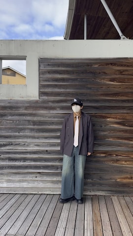 CASPER JOHNのベルトを使ったツバサさんのファッション動画