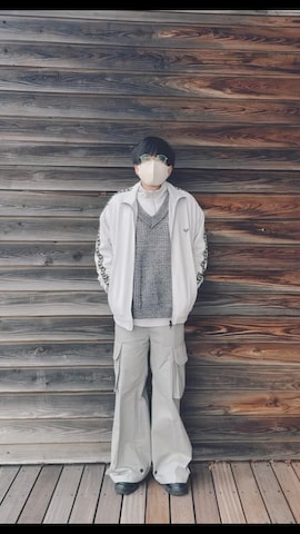 スウェットを使ったツバサさんのファッション動画