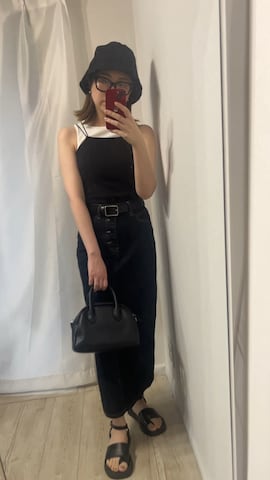 LUGG NAGGのアイテムを使ったPiyooさんのファッション動画