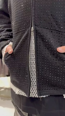 BALENCIAGAのアイテムを使った塔弁さんのファッション動画