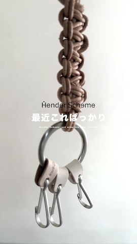 RUUBONのスラックスを使ったhopeさんのファッション動画