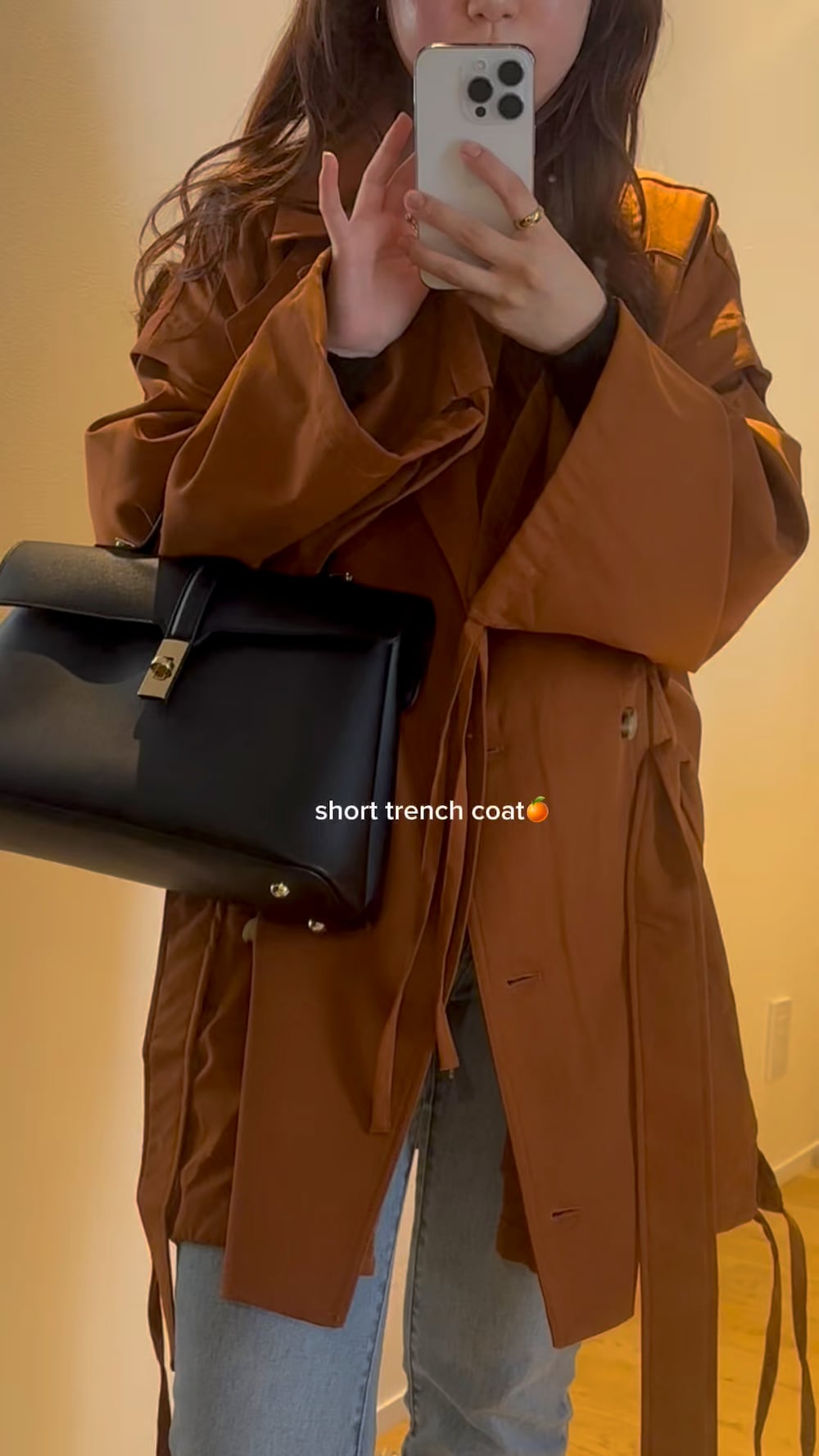 トレンチコート（オレンジ系）を使った人気ファッション
