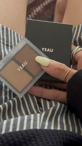 LAURA MERCIERのアイテムを使ったてらまゆさんのファッション動画