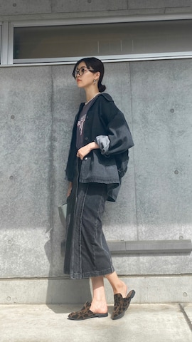 デニムスカートを使ったK A R E Nさんのファッション動画