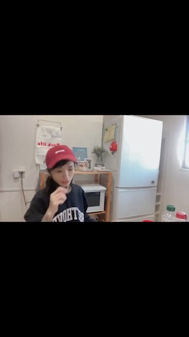 「アイテム（音楽/本・雑誌）」を使った、left-yui（小園結）さん（レディース・157cm）の冬コーディネート